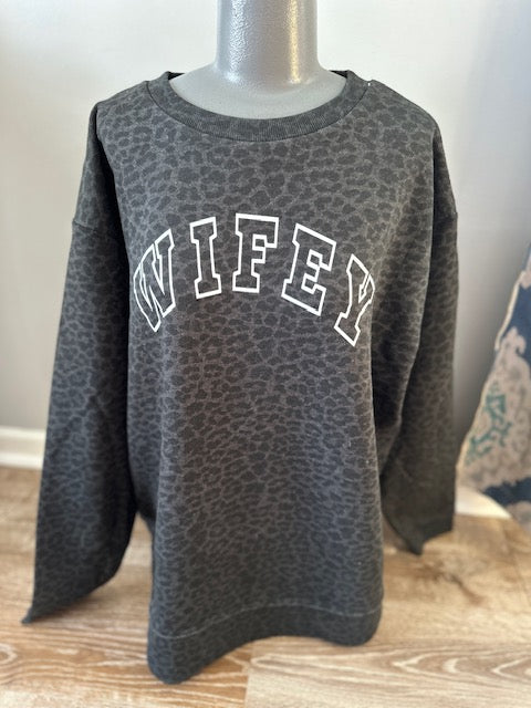 Wifey Leopard Crewneck Fashion