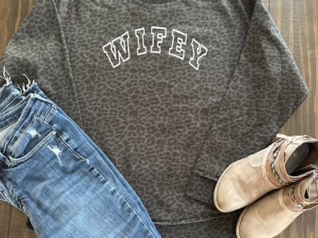 Wifey Leopard Crewneck Fashion